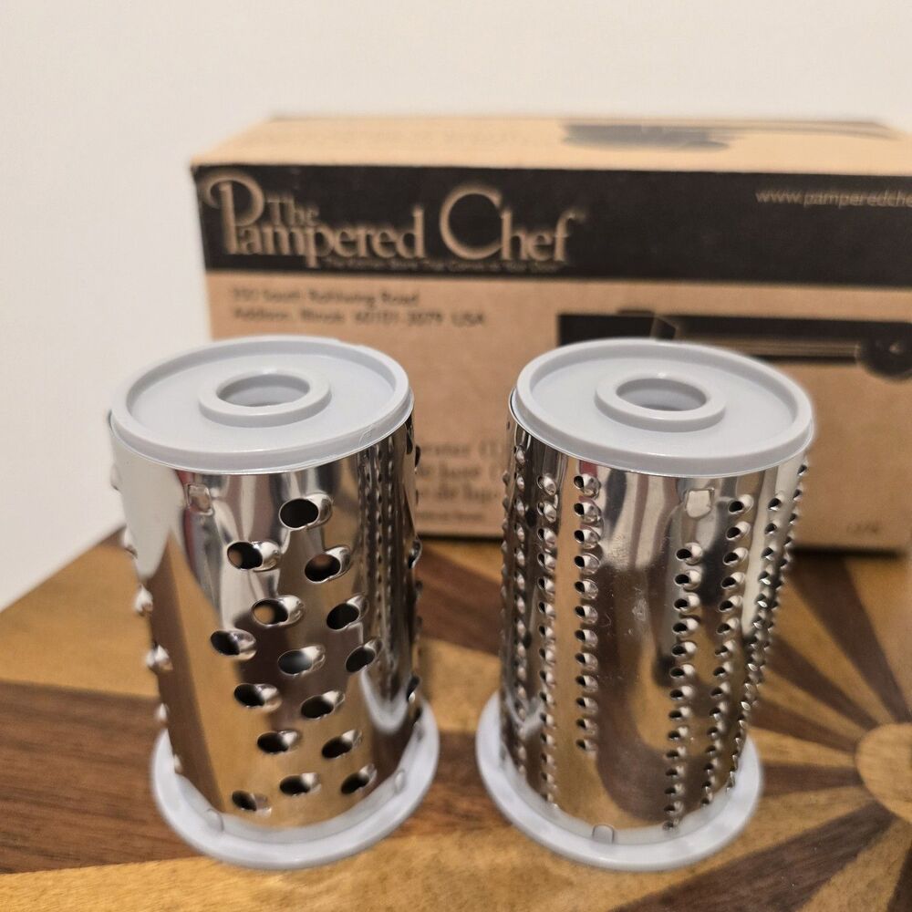PAMPERED CHEF Deluxe Cheese Grater #1275 2 Blades Hand-Held Rotary Style - Picture 2 of 10